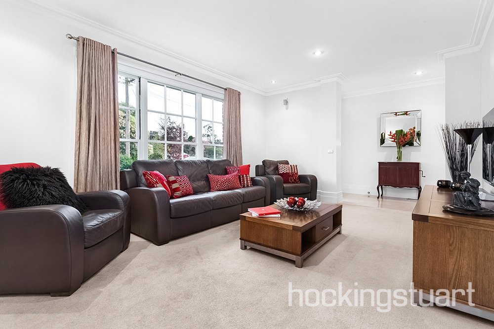 1/49 Kawarren Street, Balwyn North image 2