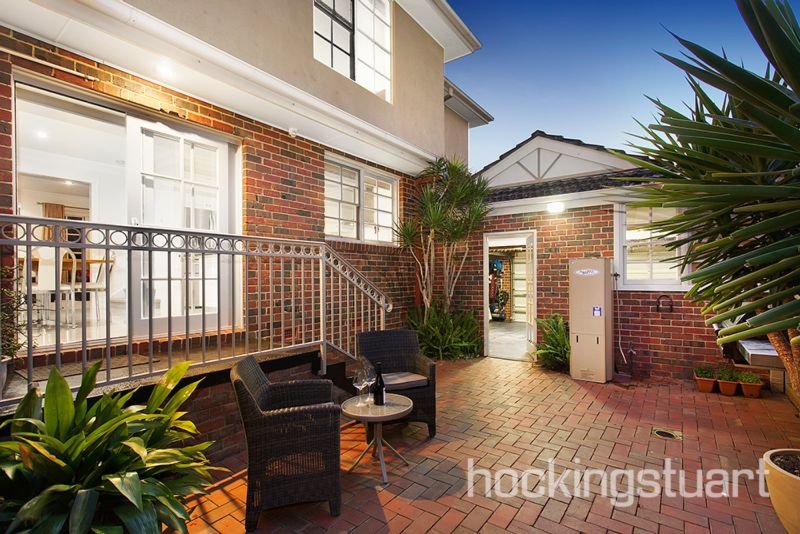 1/49 Kawarren Street, Balwyn North image 10
