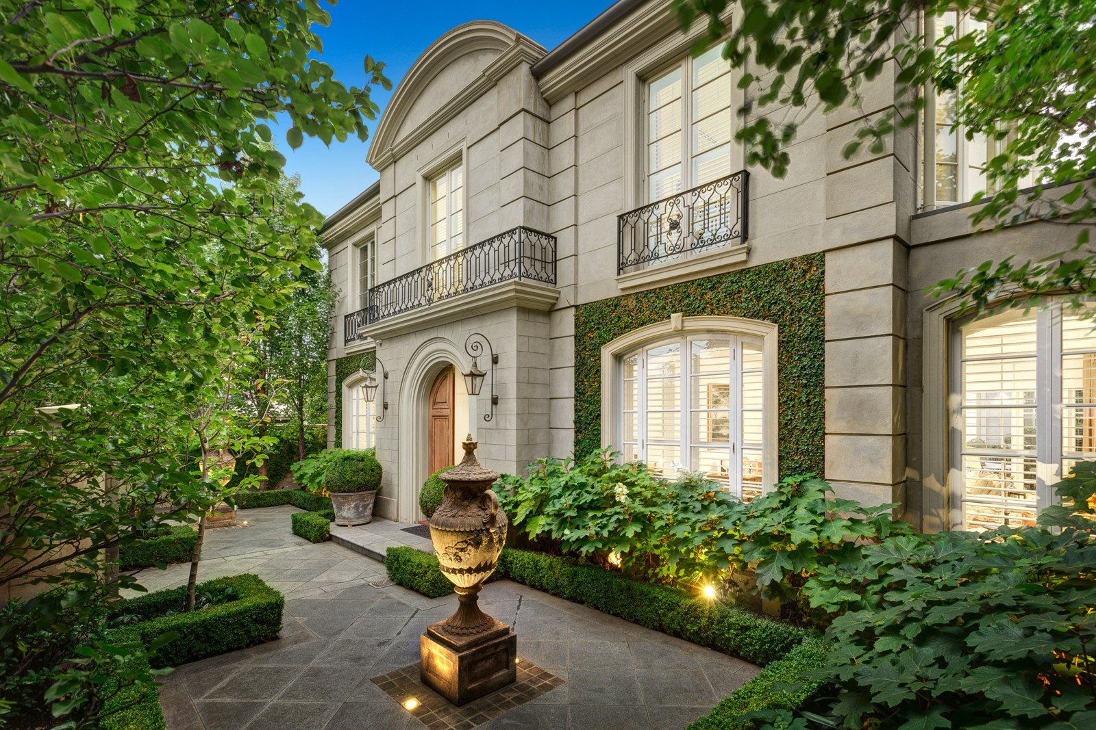 149 Kooyong Road, Toorak image 1