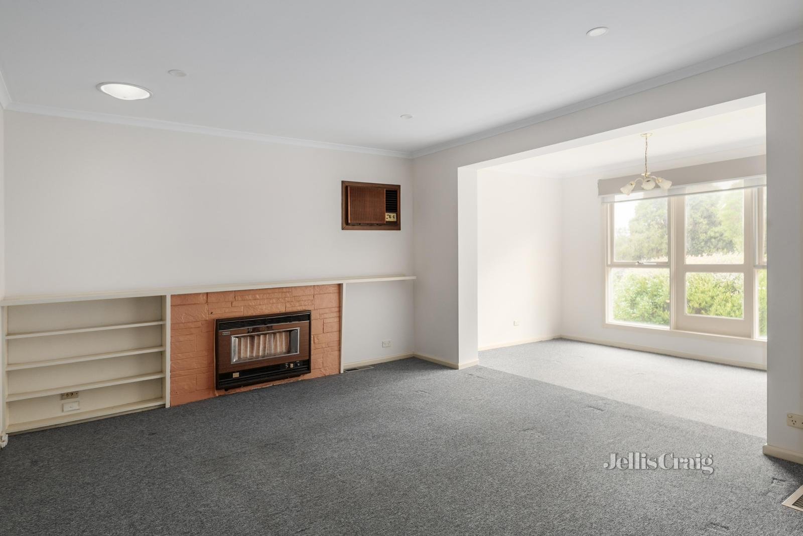 1/49 Leach Street, Briar Hill image 2