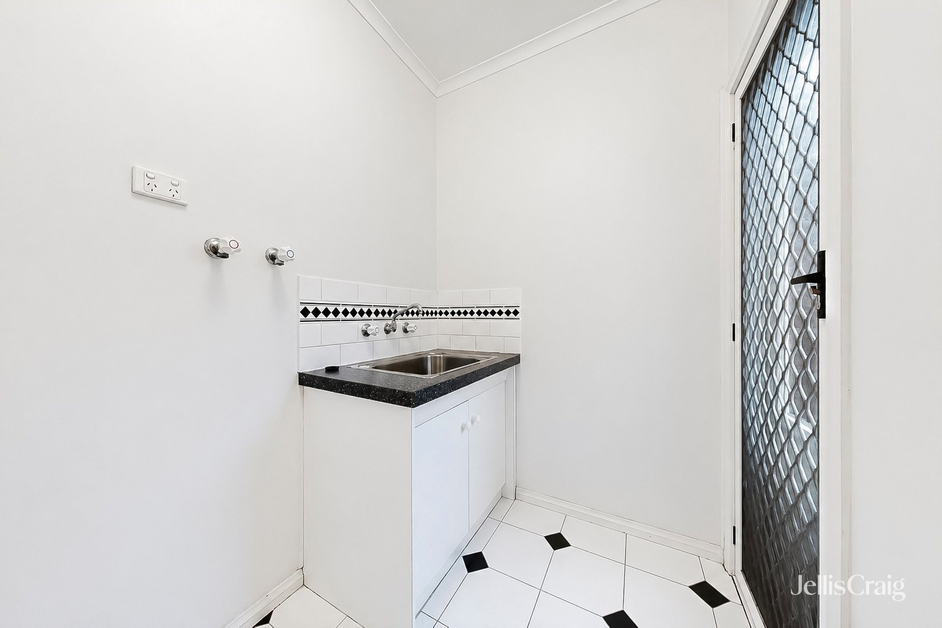 1/49 Roland Avenue, Strathmore image 4