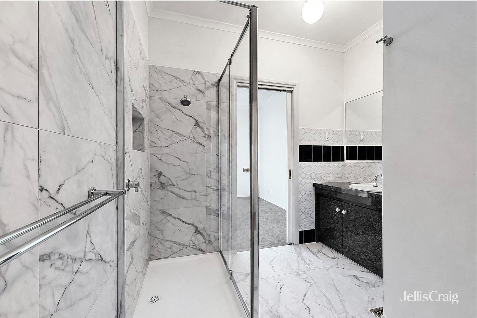 1/49 Roland Avenue, Strathmore image 13