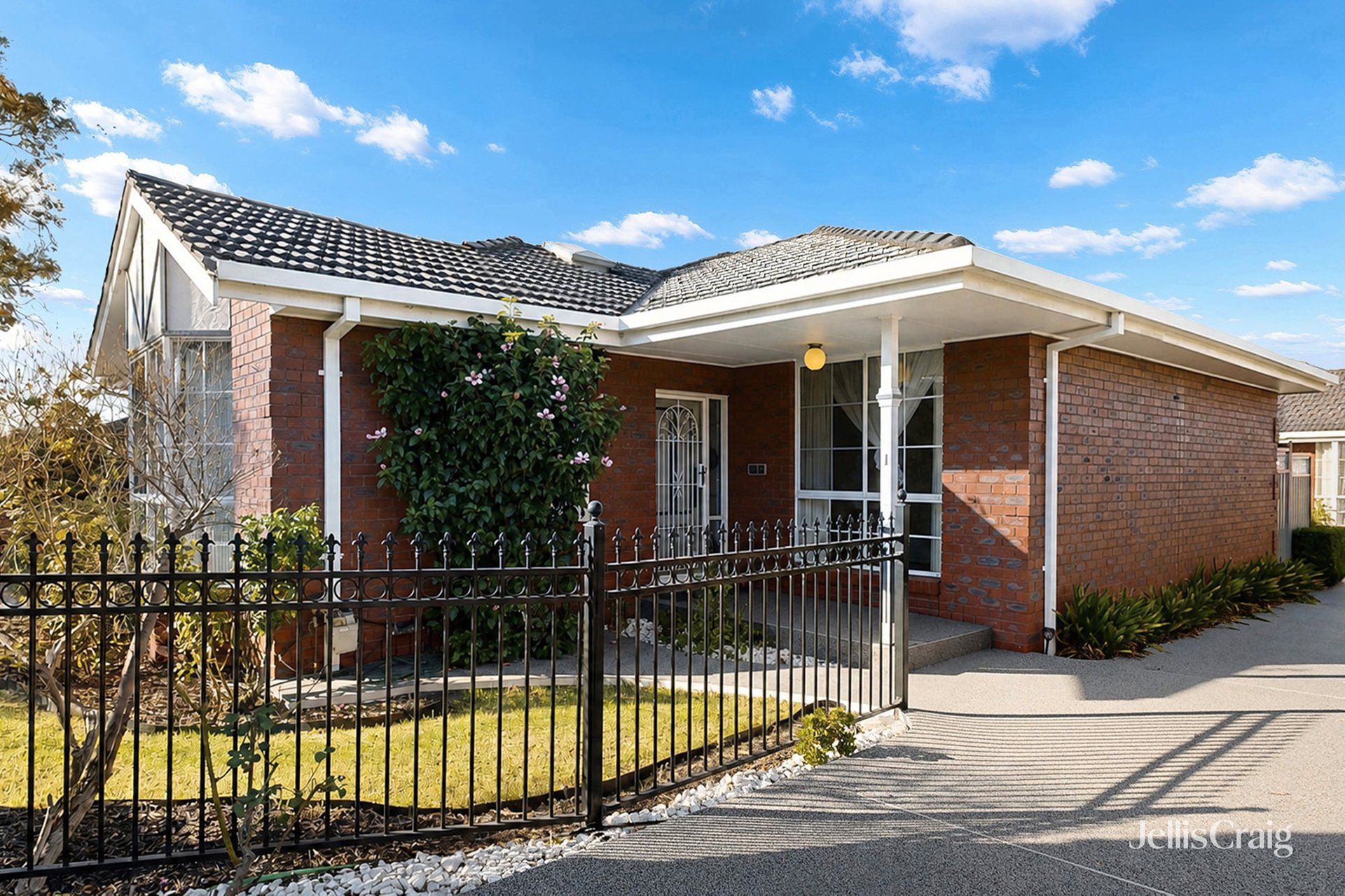 1/49 Roland Avenue, Strathmore image 1