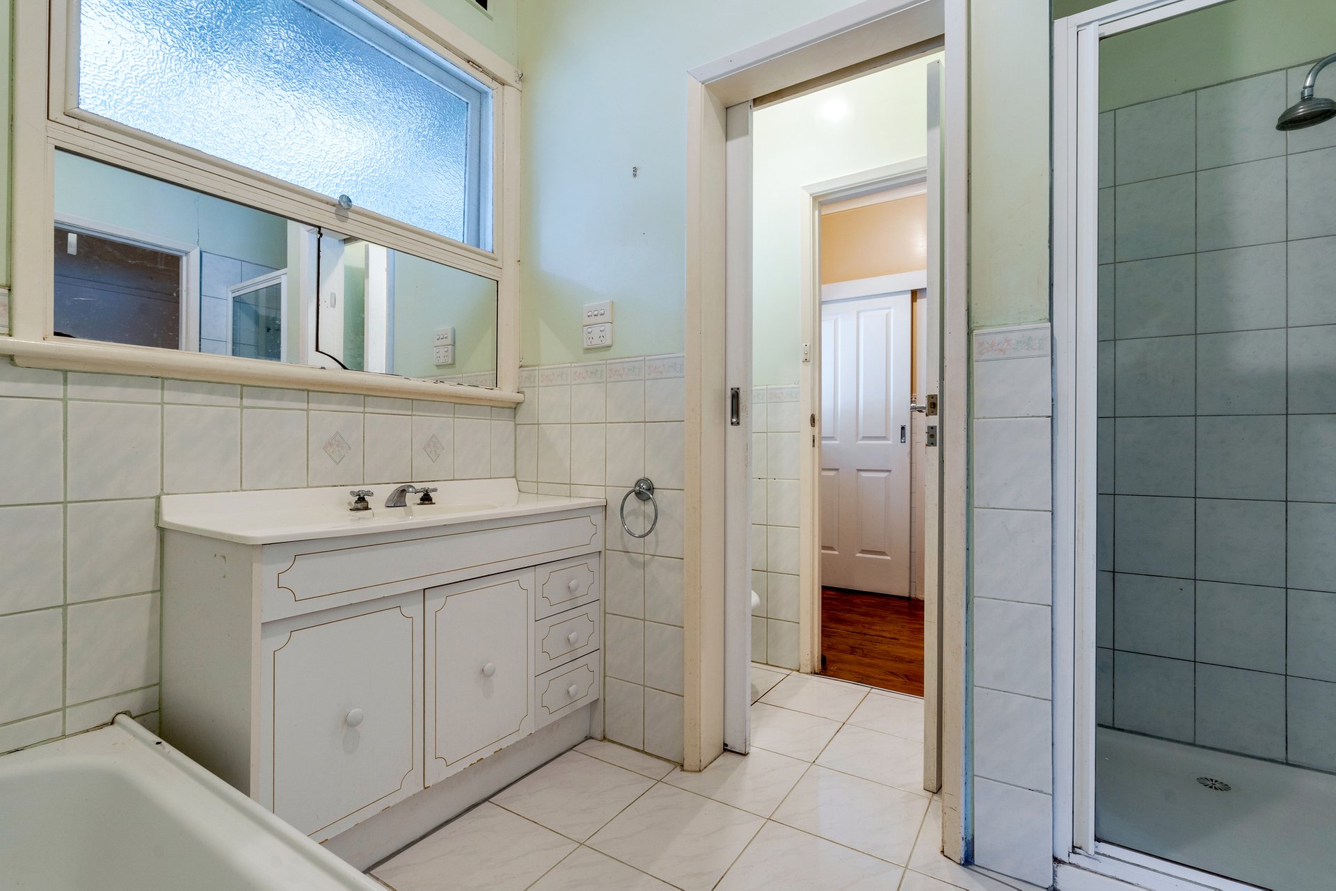 Property Gallery Thumbnail 12