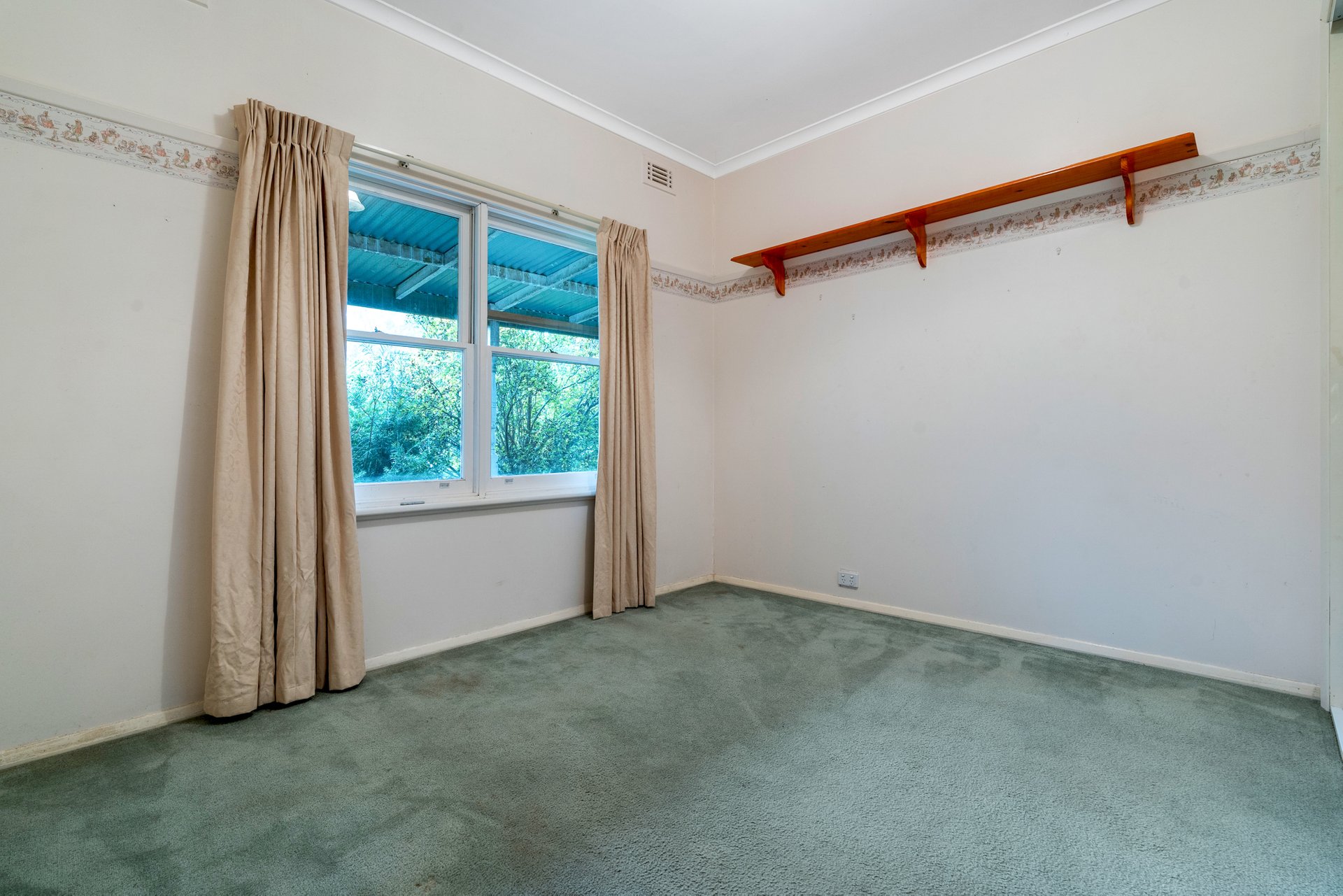Property Gallery Thumbnail 13