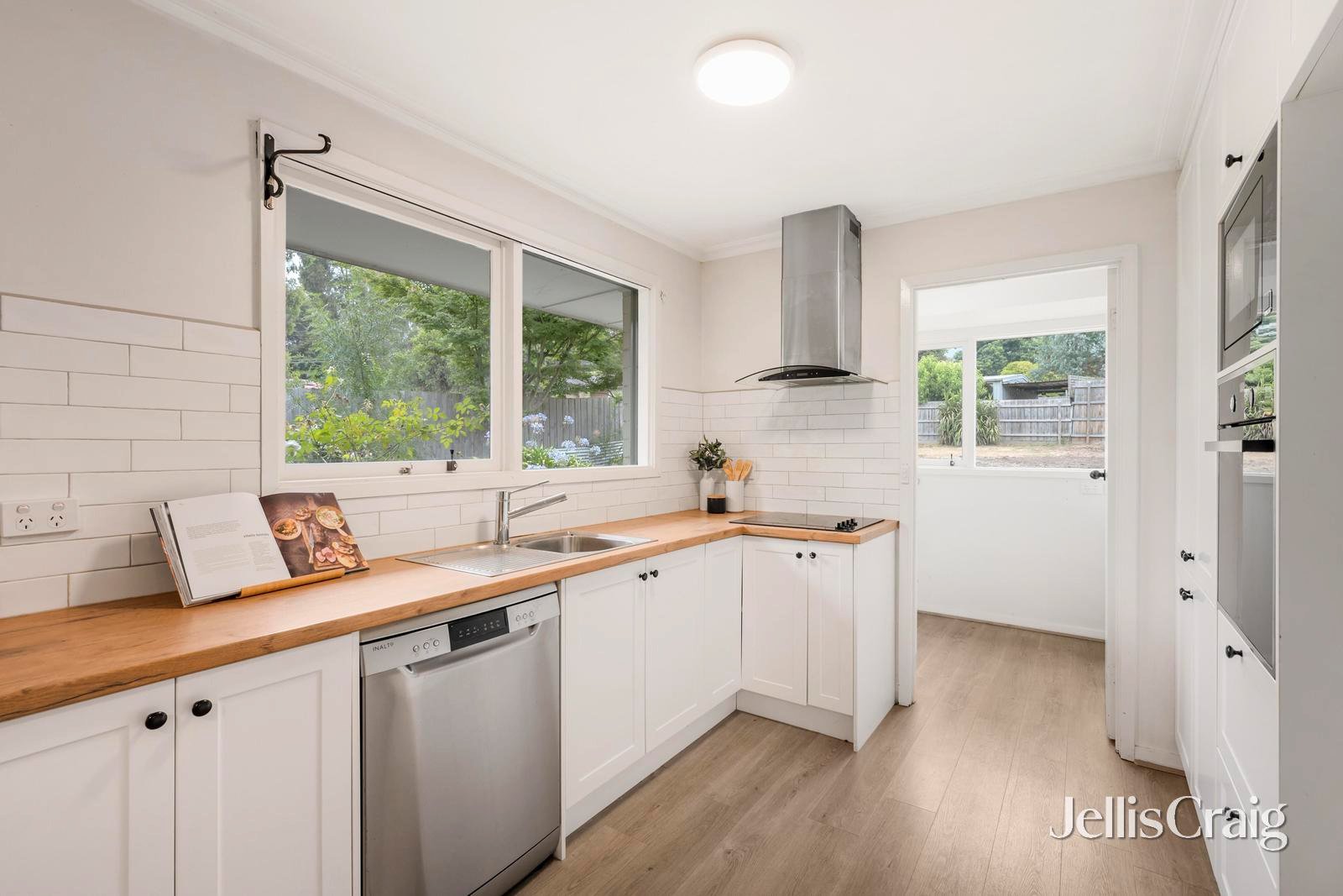 149 York Road, Montrose image 9