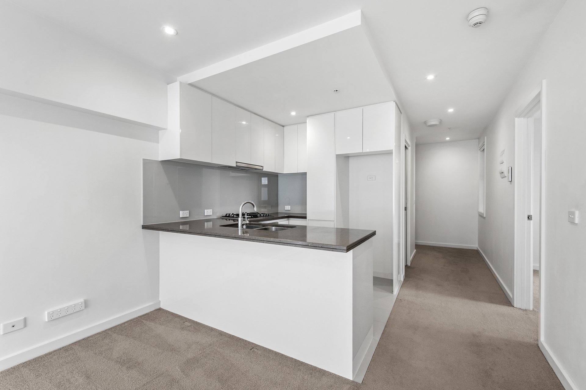 14/98-100 Carrington Road, Box Hill image 2