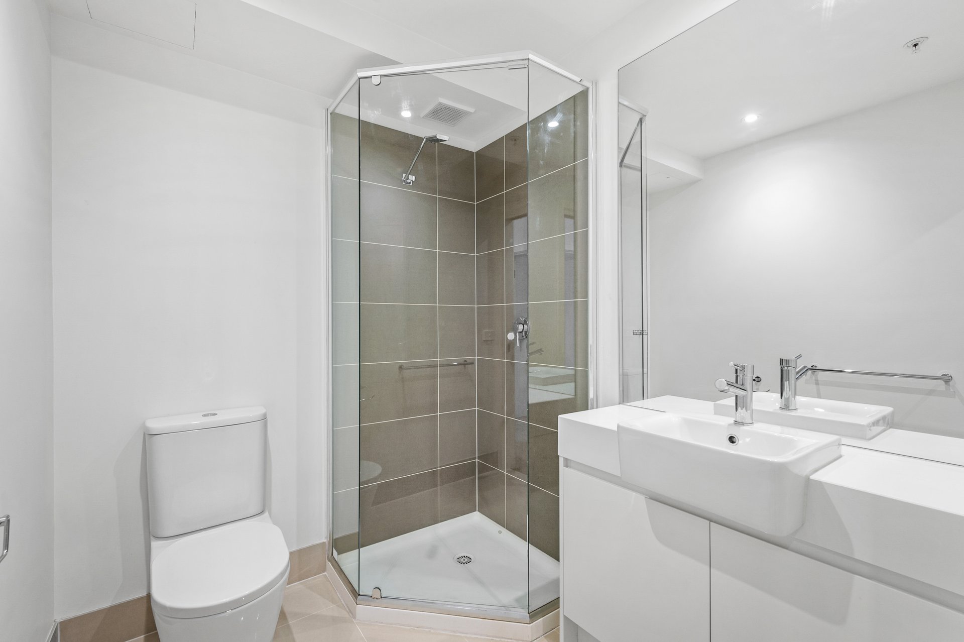 14/98-100 Carrington Road, Box Hill image 4