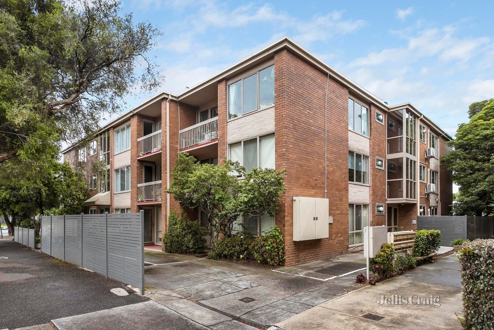 14/99 Melbourne Road, Williamstown image 1