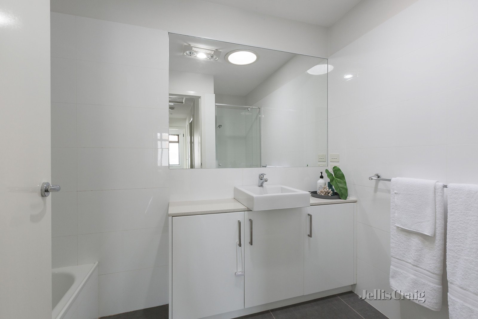 14a Boronia Street, Bentleigh East image 13