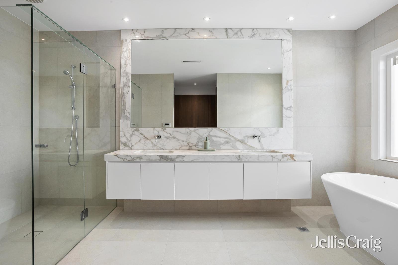 14a Burroughs Road, Balwyn image 11