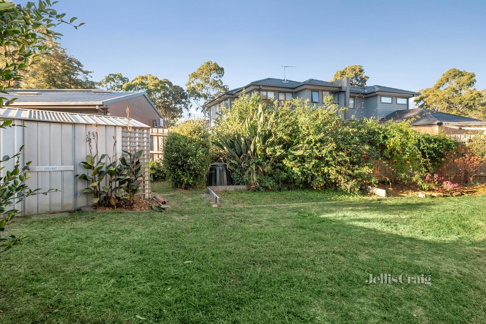 14A Clement Crescent, Croydon image 5