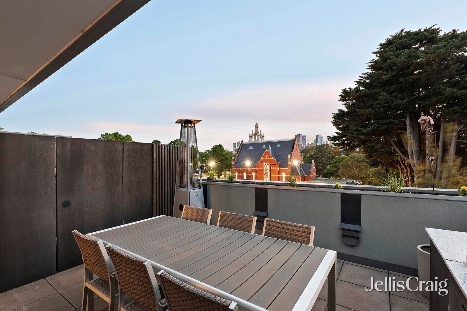 1/4A The Avenue, Parkville image 9