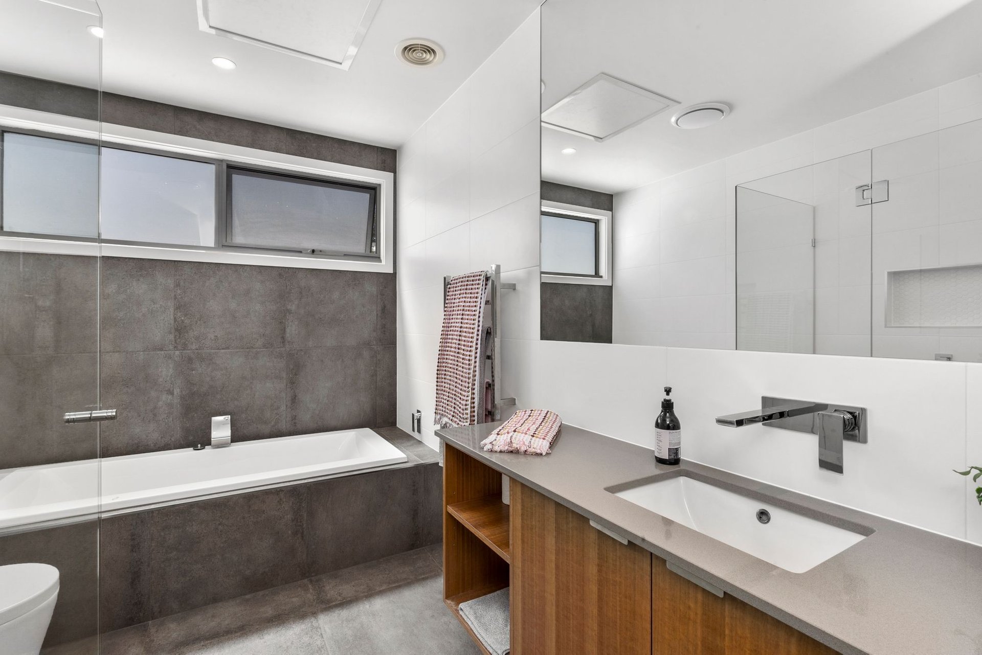 Property Gallery Thumbnail 4