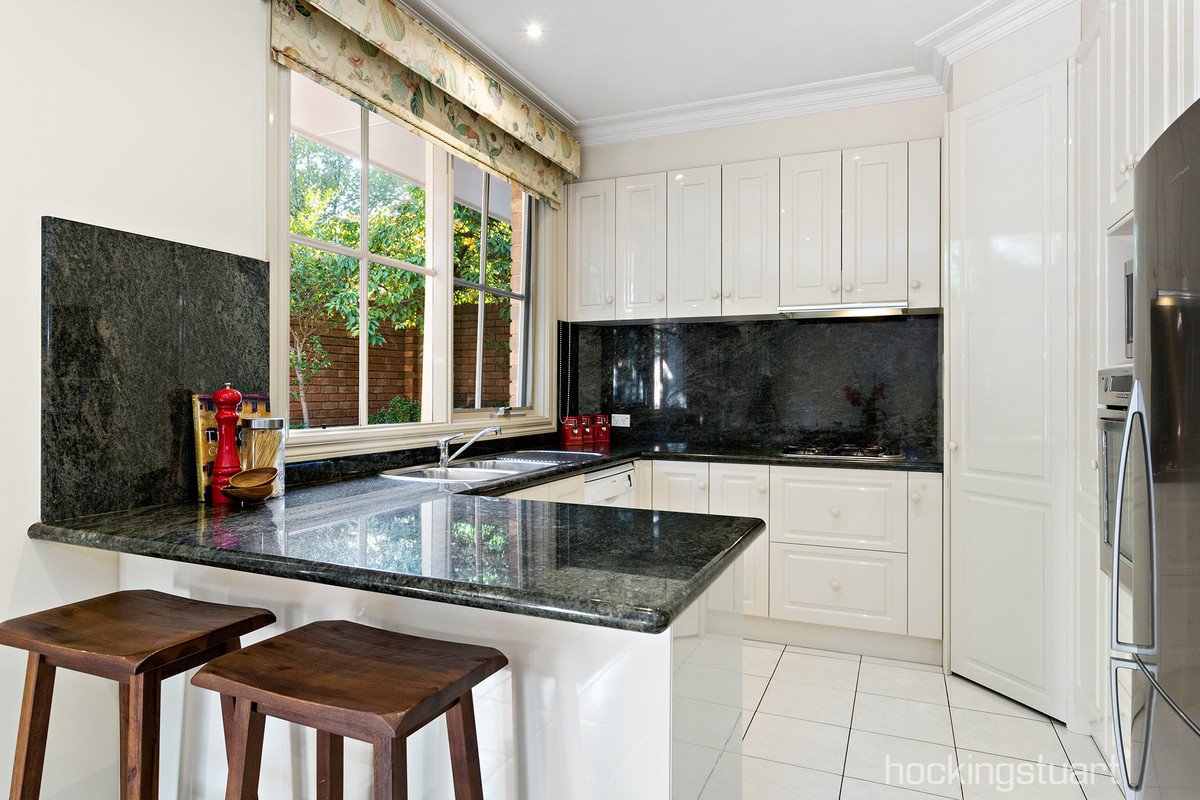 14A Yarrbat Avenue, Balwyn image 6