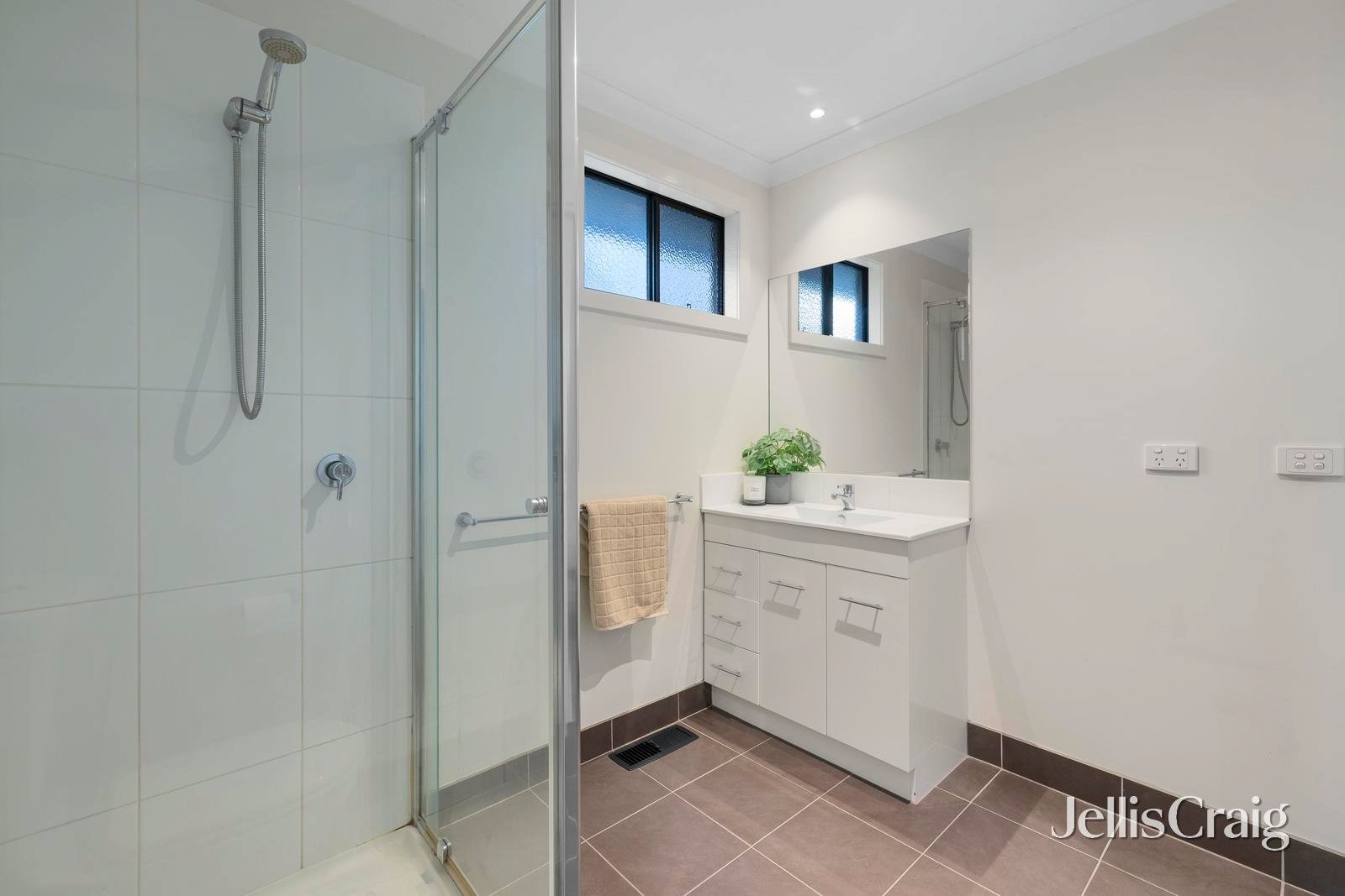 14a Zina Grove, Mooroolbark image 9