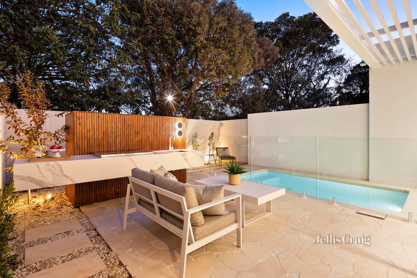 14b Brooks Street, Bentleigh East image 10