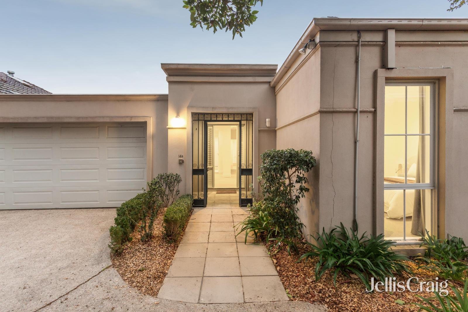 14B Devorgilla Avenue, Toorak image 2