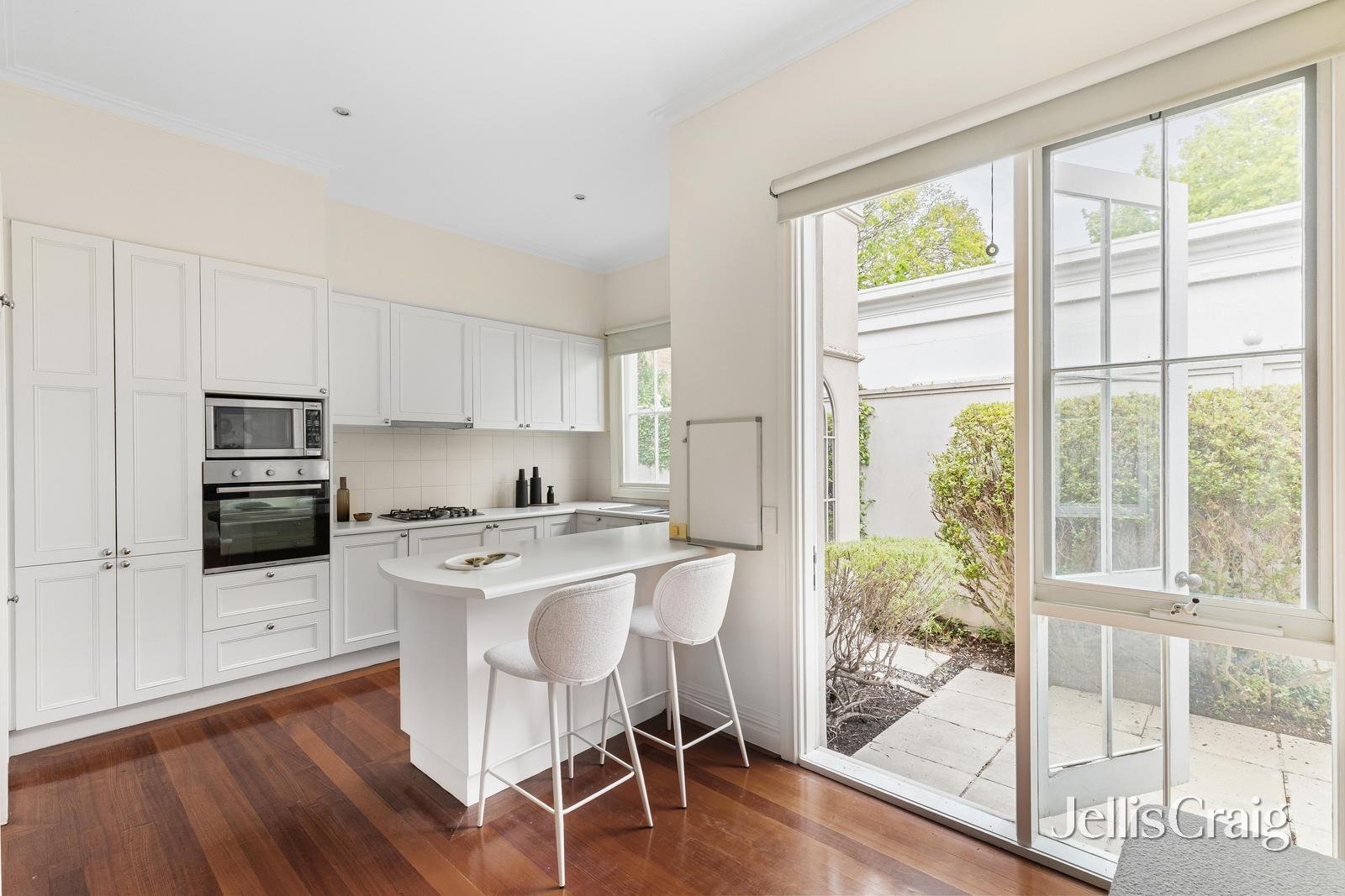 14B Devorgilla Avenue, Toorak image 6