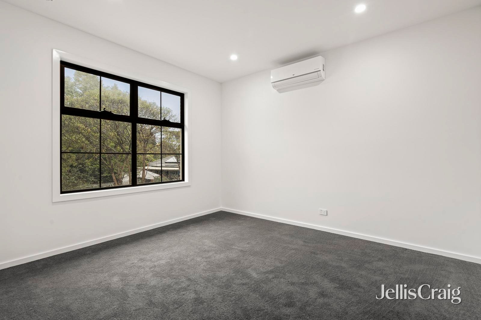 15 & 15A Shakespeare Avenue, Mooroolbark image 15