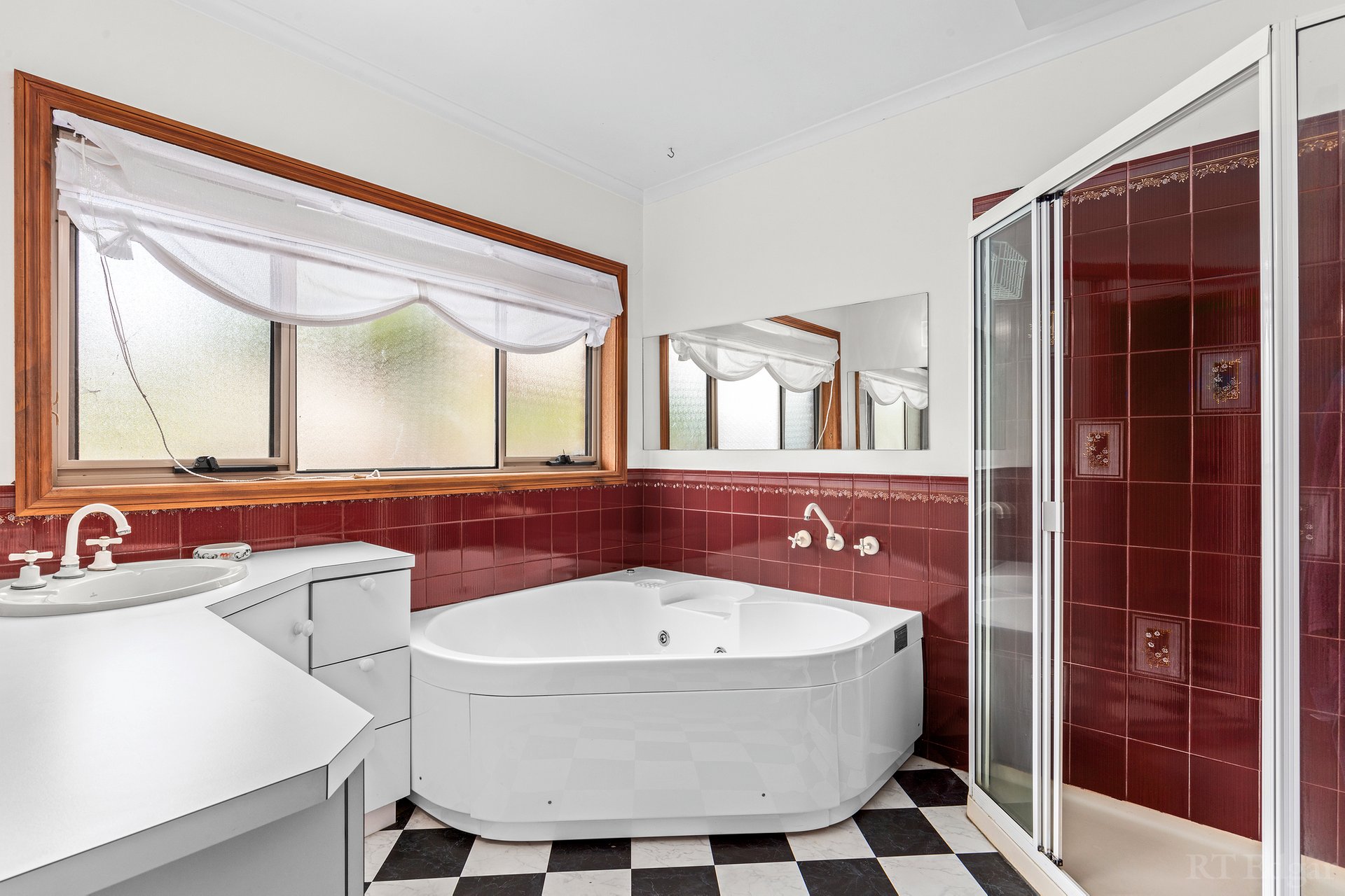 Property Gallery Thumbnail 8