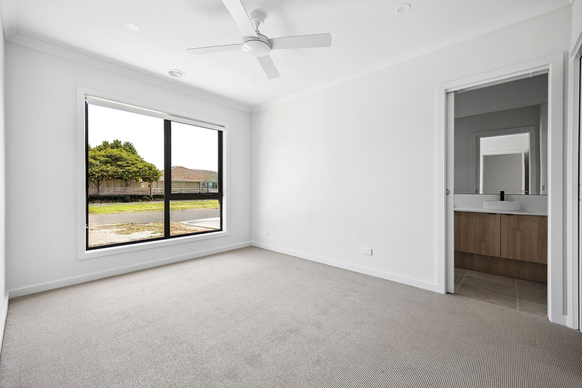 1/5-7 Glenburn Street, Newcomb image 6