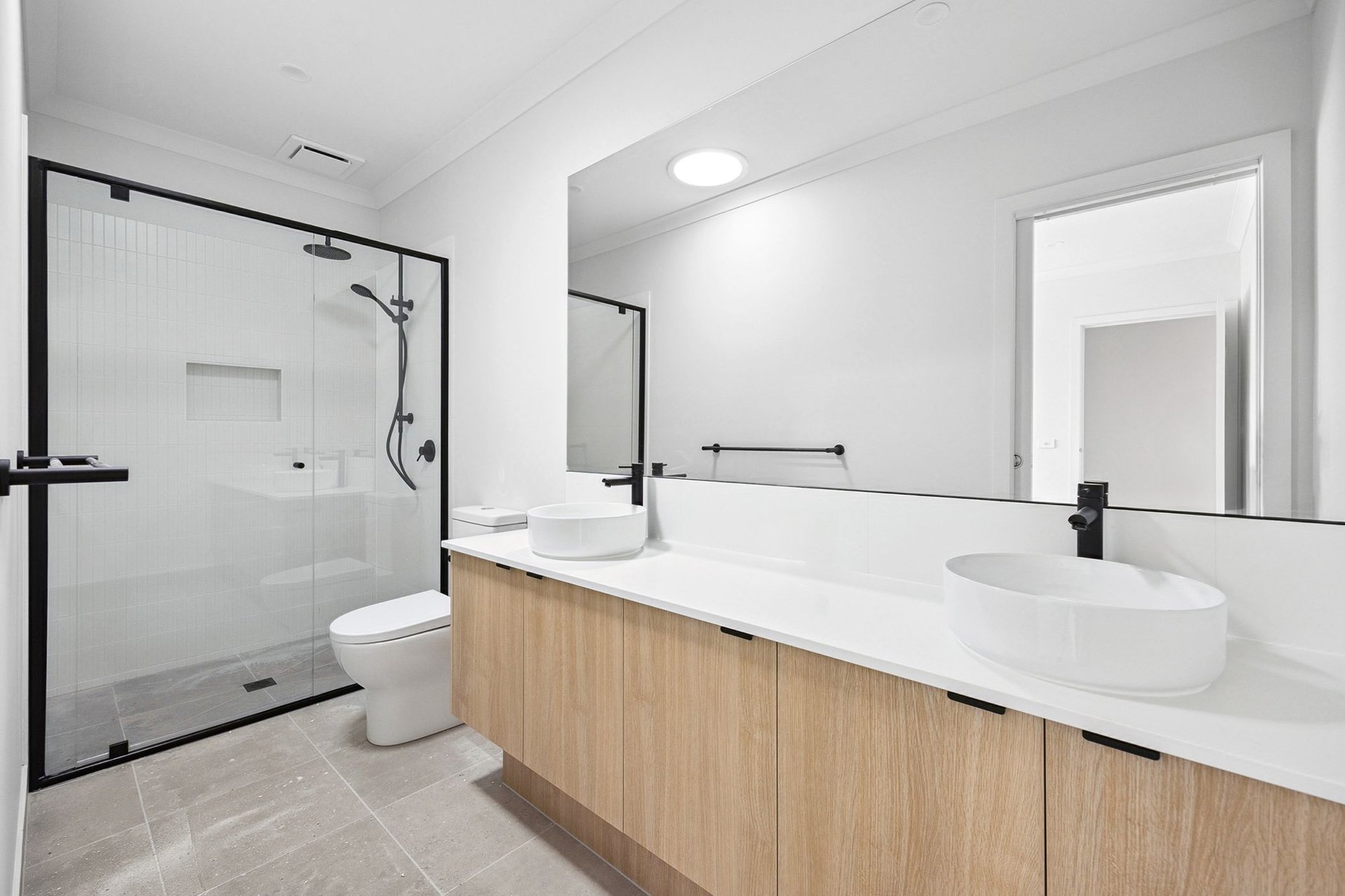 1/5-7 Glenburn Street, Newcomb image 8