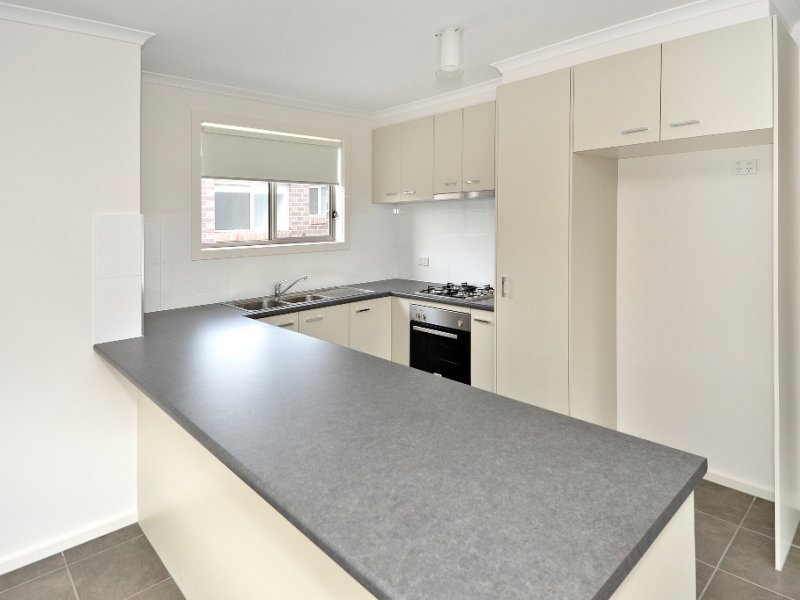 1/5-7 Lindel Street, Newcomb image 2
