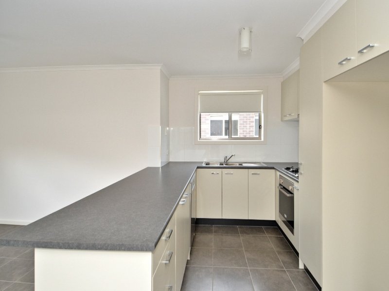 1/5-7 Lindel Street, Newcomb image 3