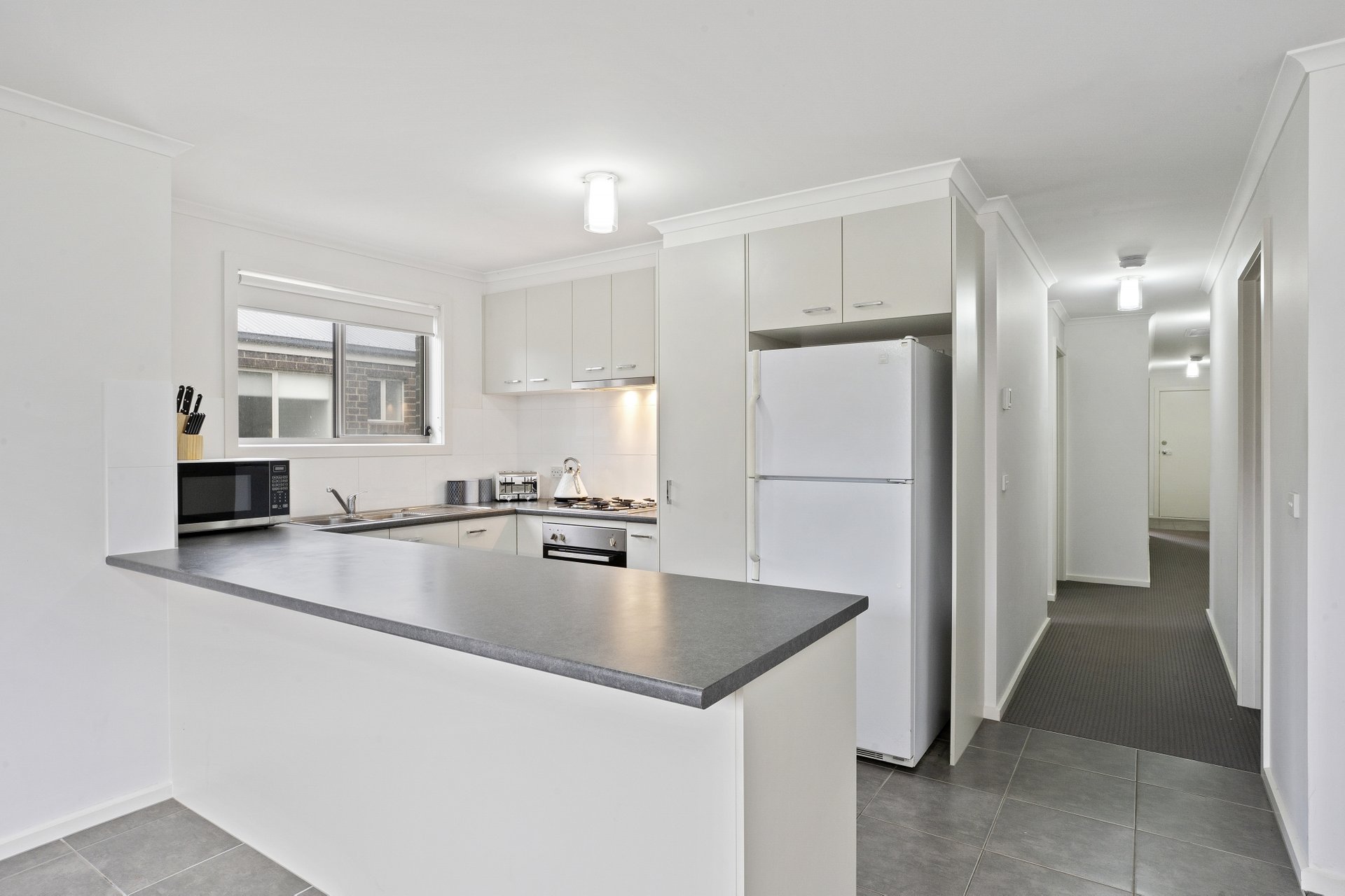 1/5-7 Lindel Street, Newcomb image 3