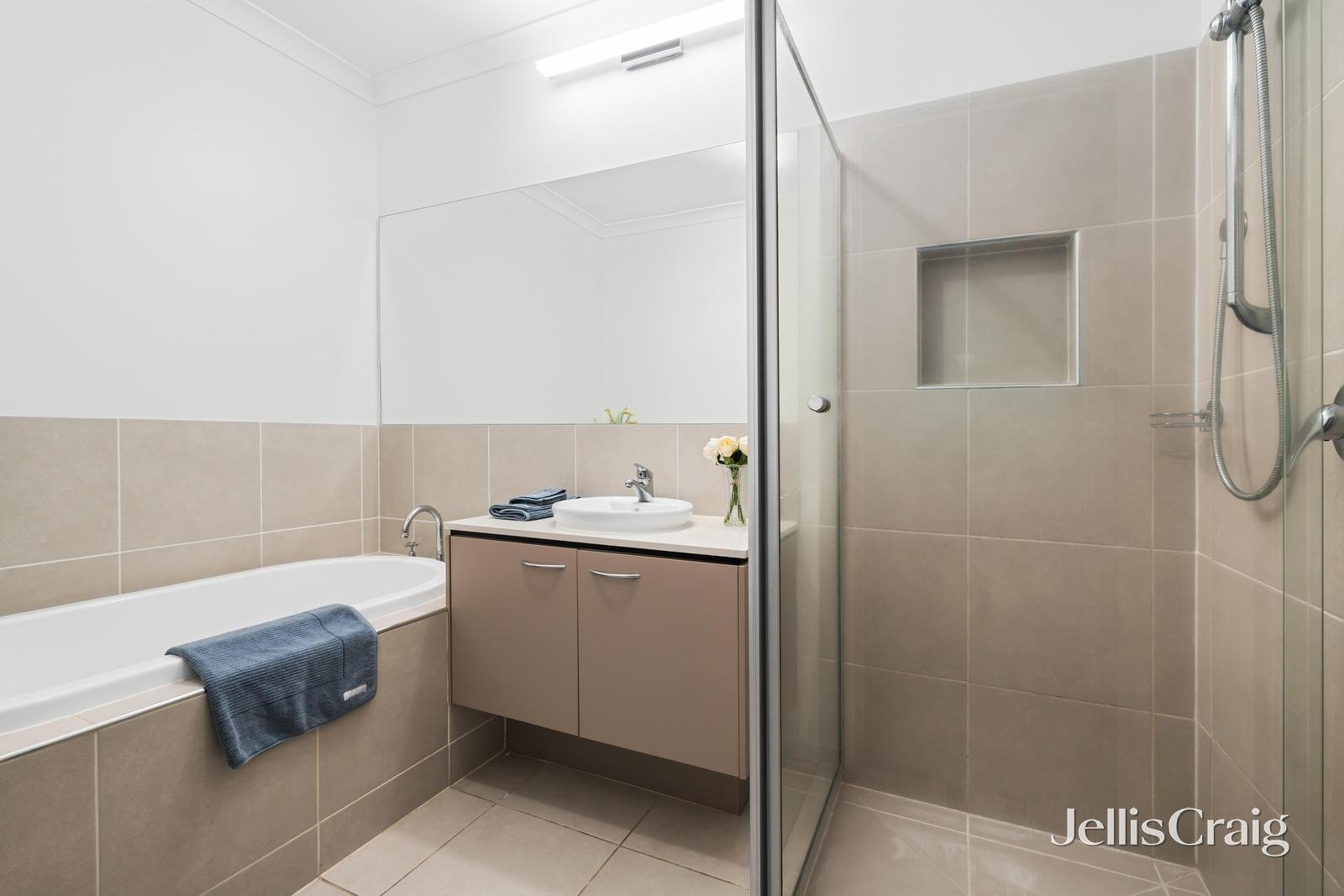 15 Abercromby Road, Blackburn South image 9