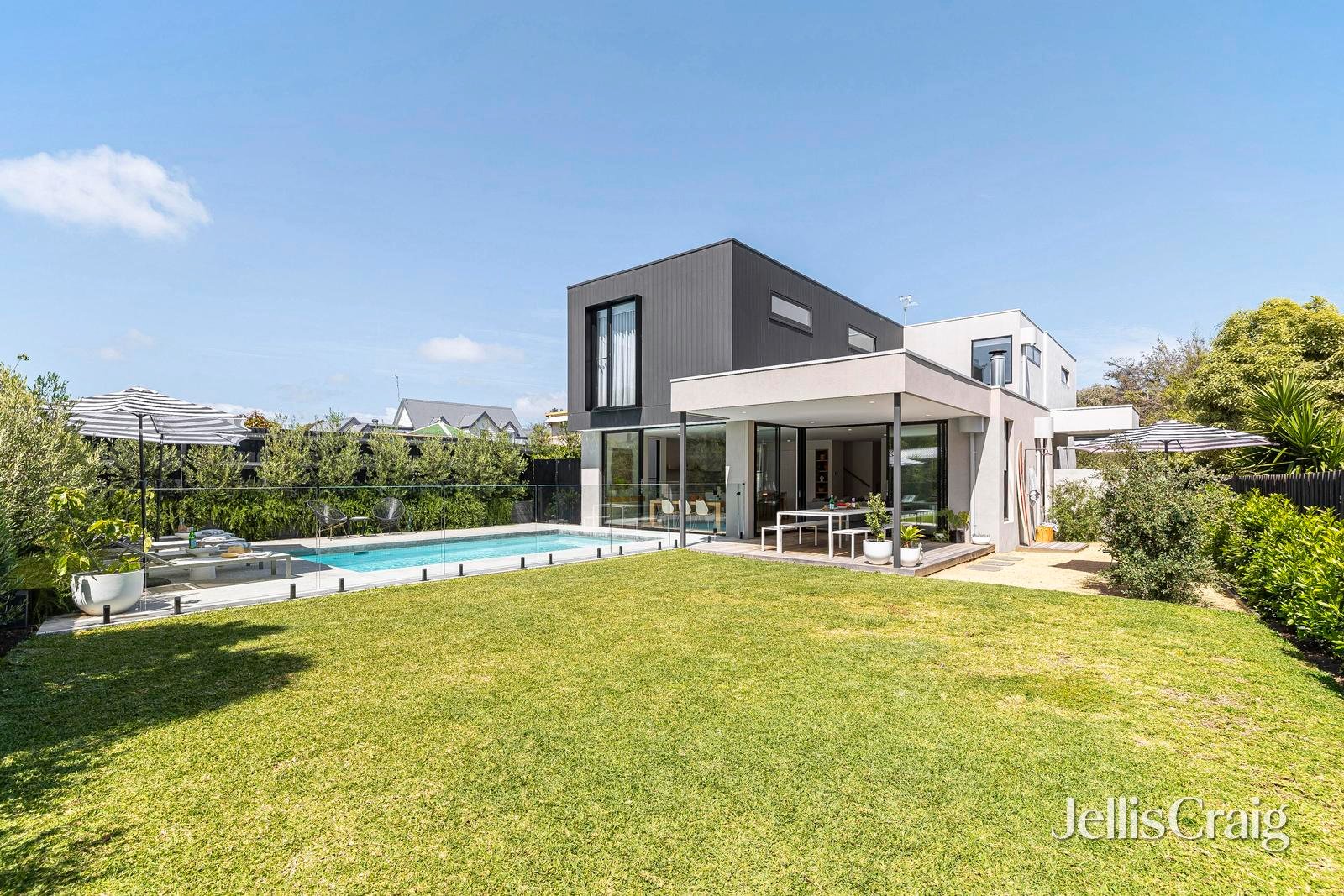 15 Adelaide Street, Blairgowrie image 1