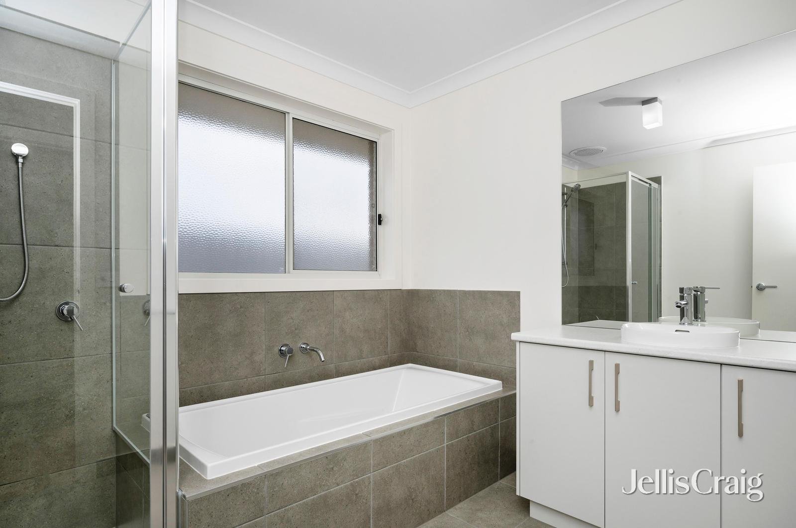 15 Adrianus Street, Alfredton image 6