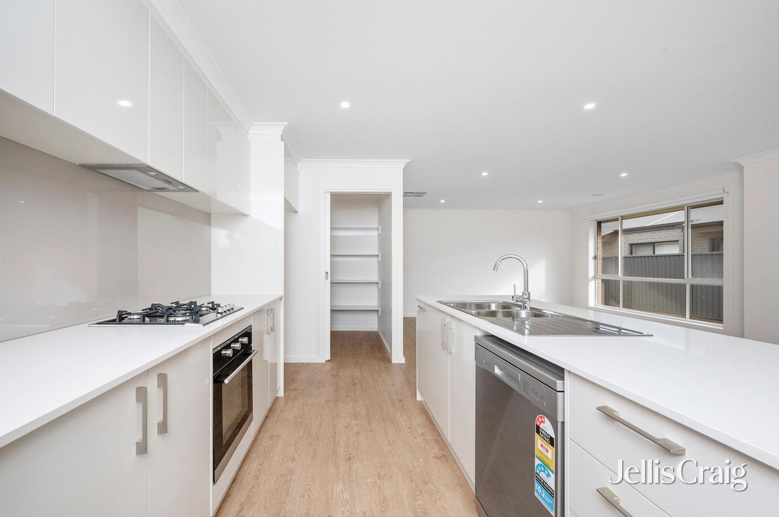 15 Adrianus Street, Alfredton image 3
