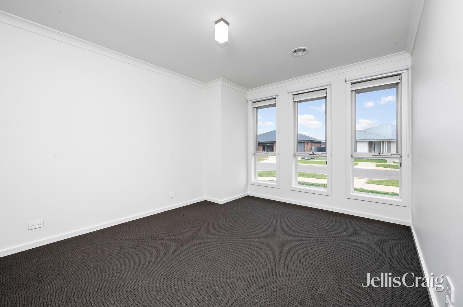 15 Adrianus Street, Alfredton image 4