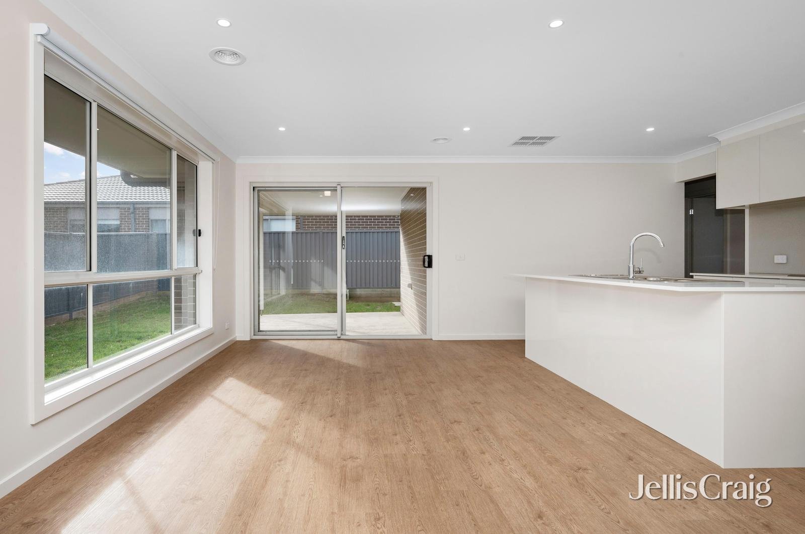 15 Adrianus Street, Alfredton image 2