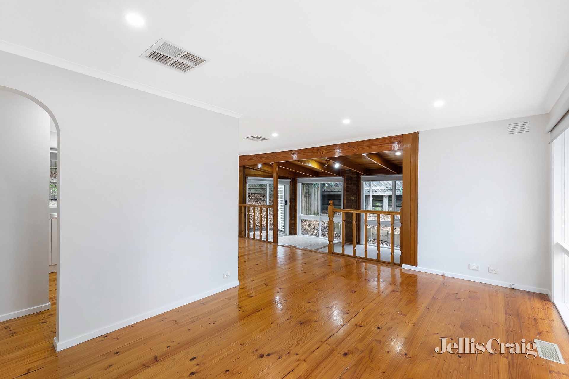 15 Albion Crescent, Greensborough image 3