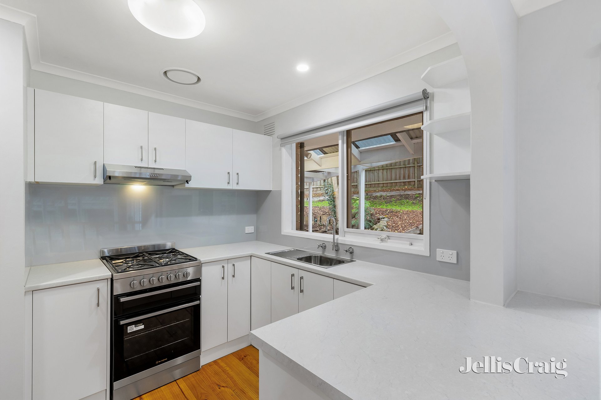 15 Albion Crescent, Greensborough image 6