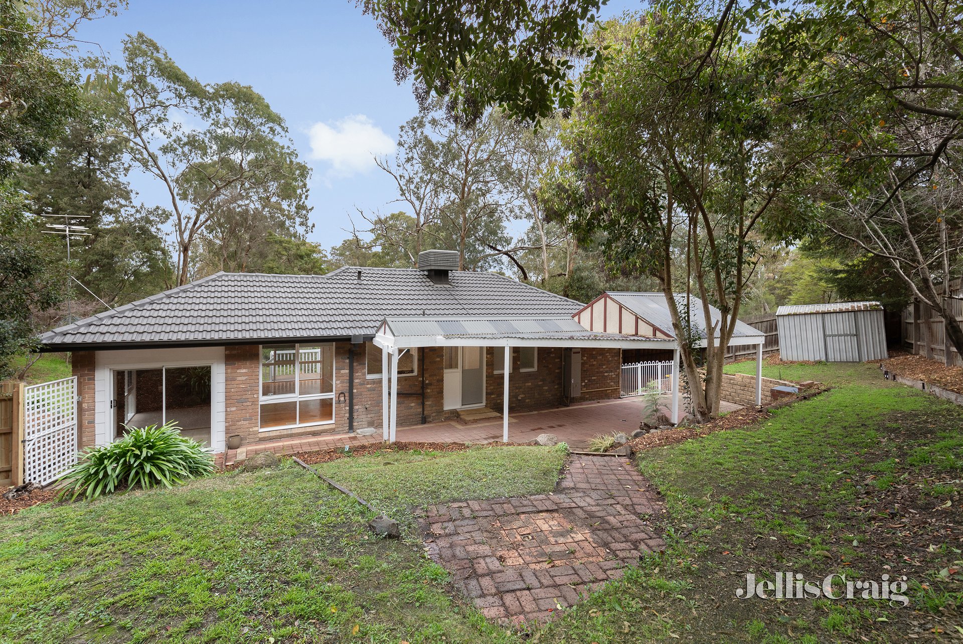 15 Albion Crescent, Greensborough image 13