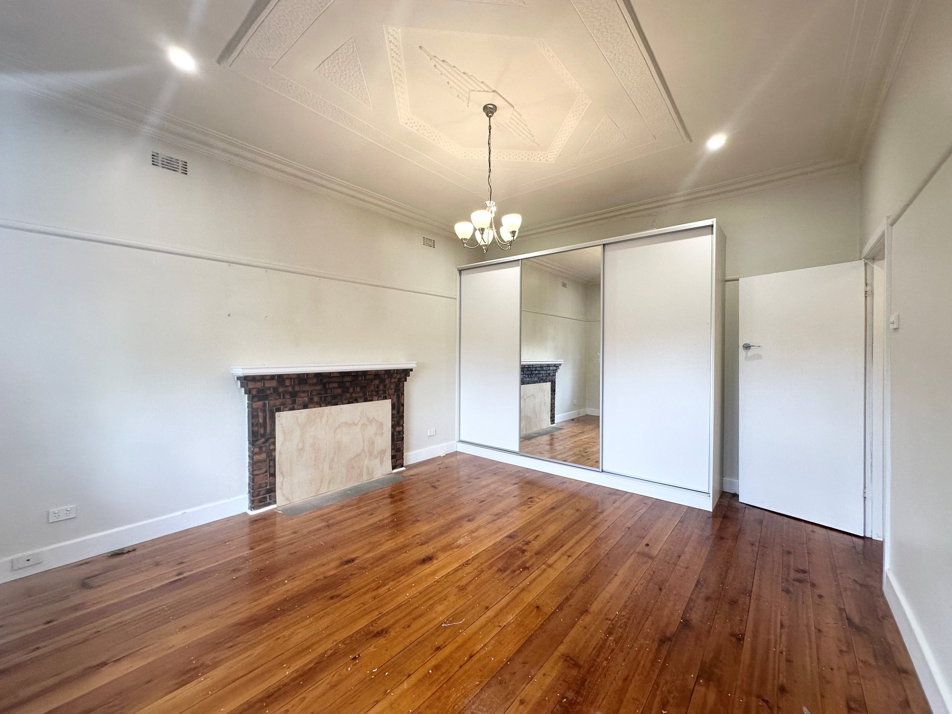 15 Alston Street, Thornbury image 3