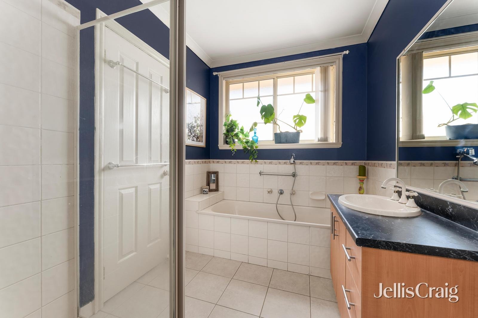 1/5 Amaranth Avenue, Altona North image 6