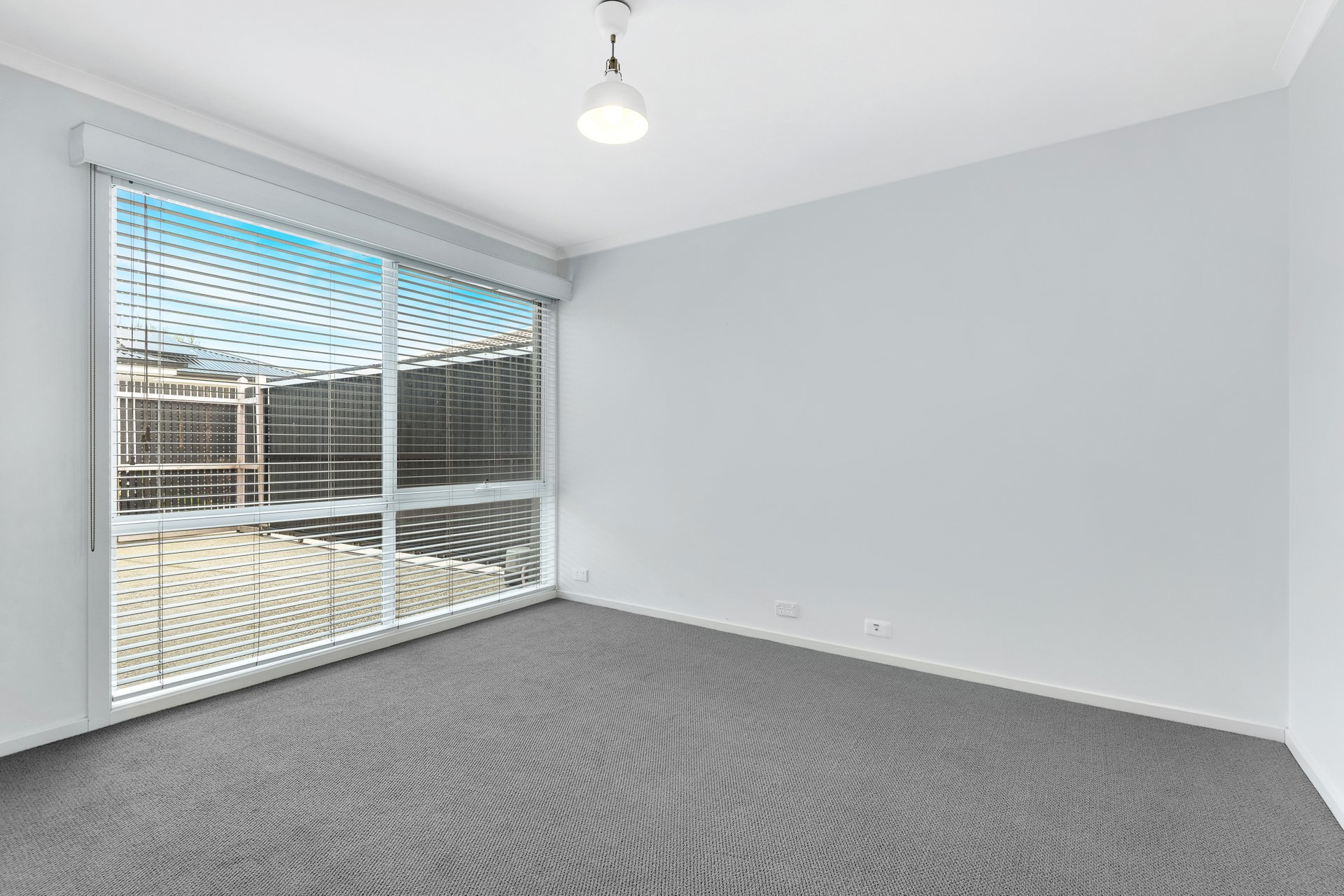 1 / 5 Arlia Mews Ocean Grove