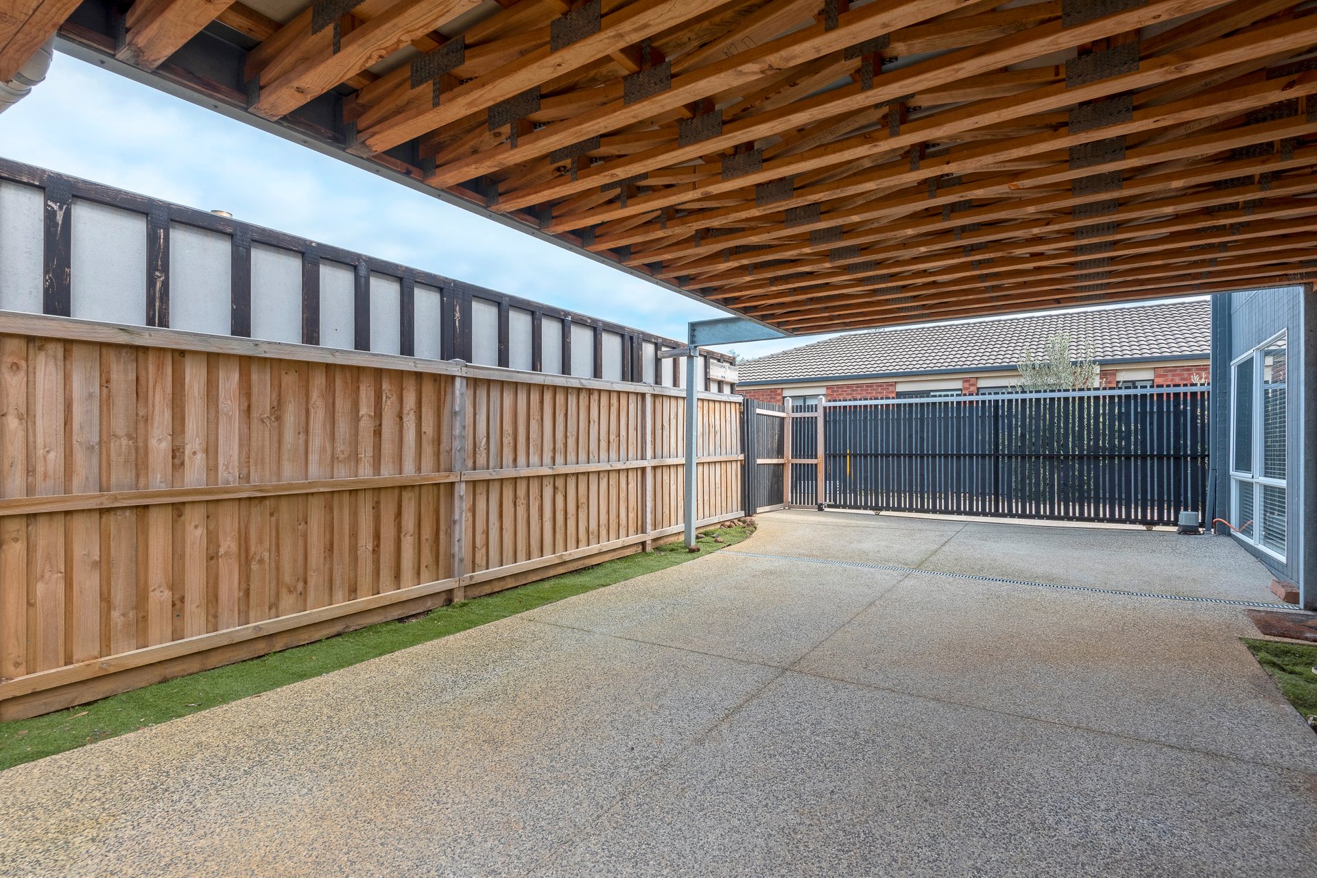 1 / 5 Arlia Mews Ocean Grove