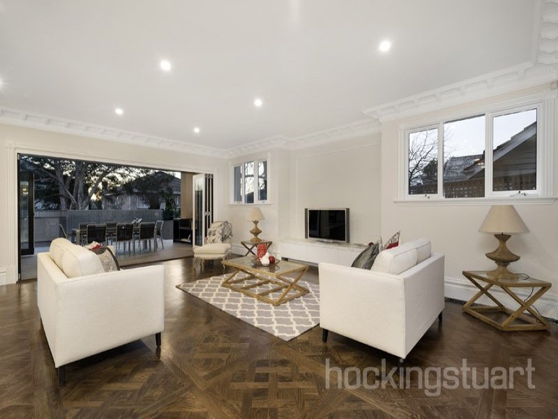 15 Austin Street, Balwyn image 3