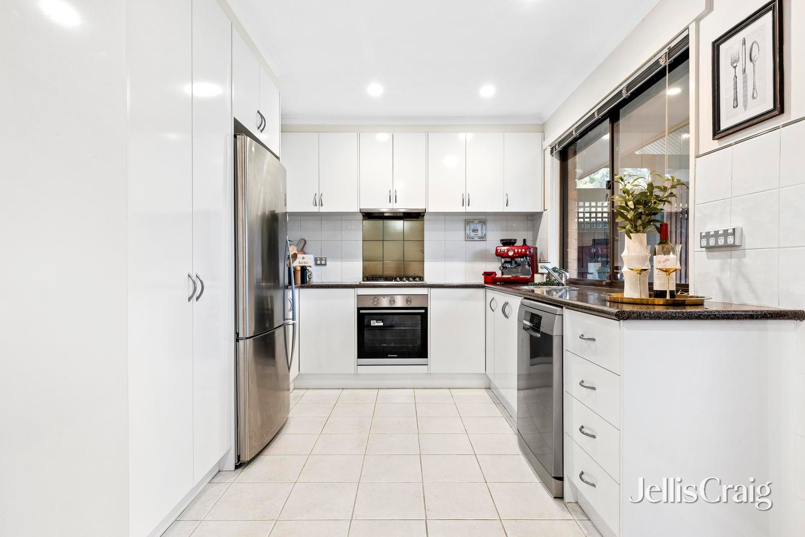 15 Balladonia Road, Rowville image 4