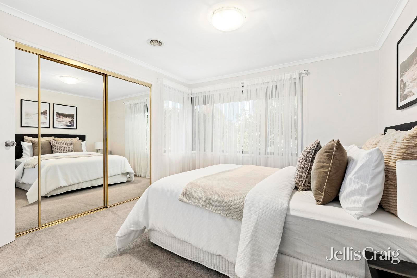 15 Balladonia Road, Rowville image 7