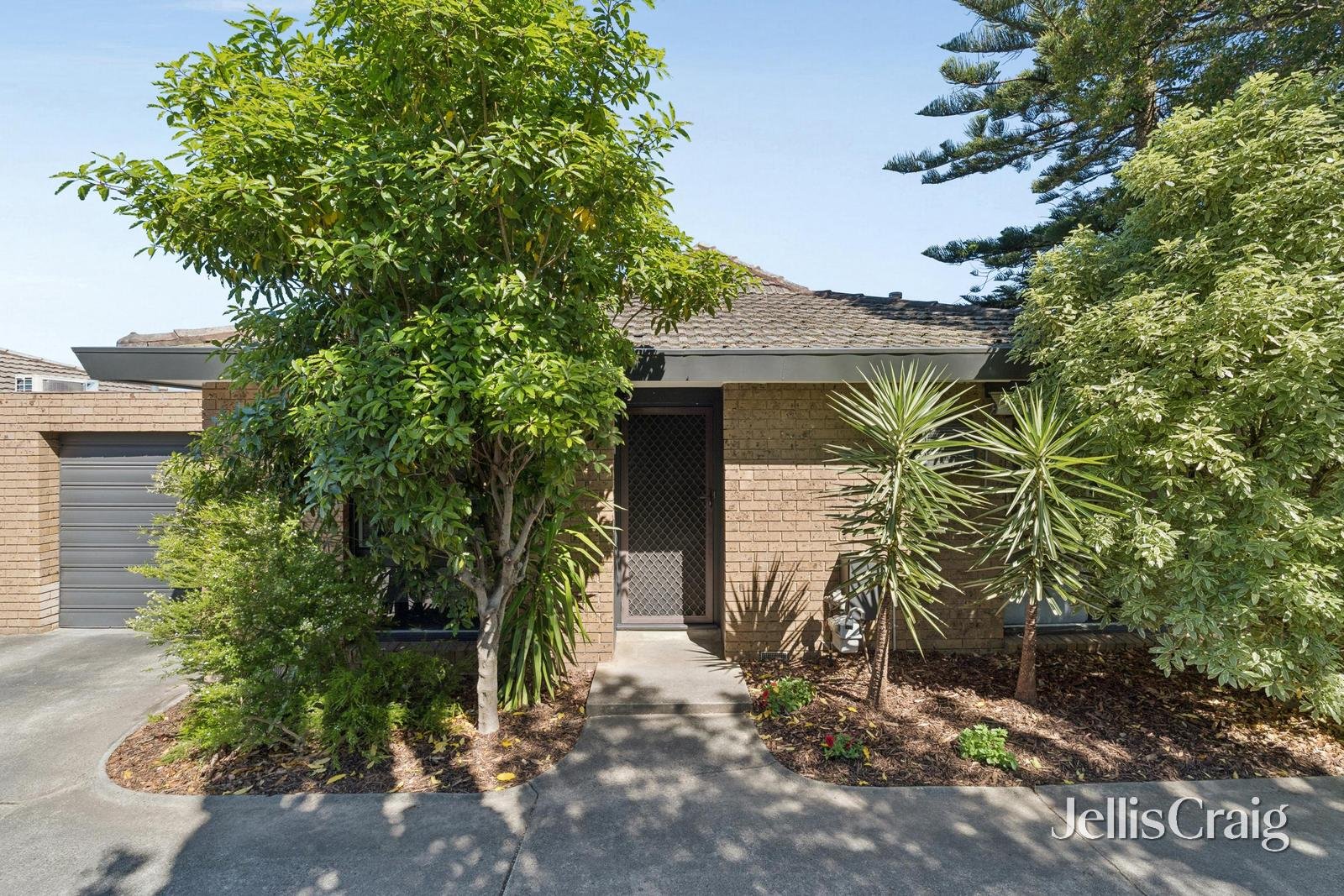 1/5 Barkly Street, Ringwood image 1