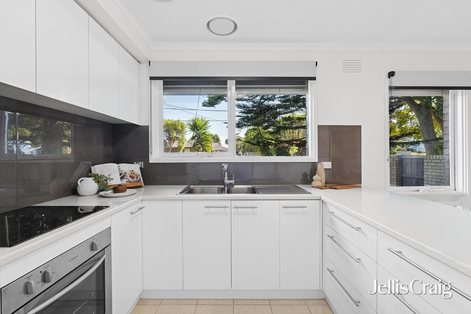 1/5 Barkly Street, Ringwood image 5