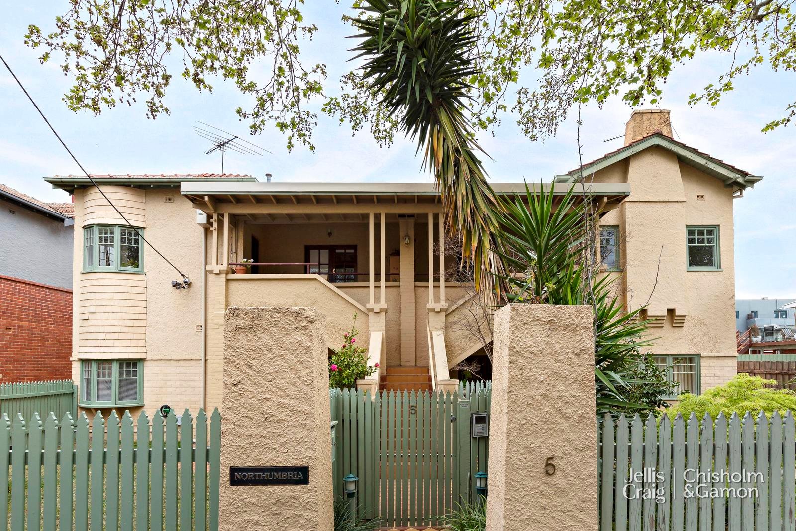 1/5 Beach Avenue, Elwood image 2