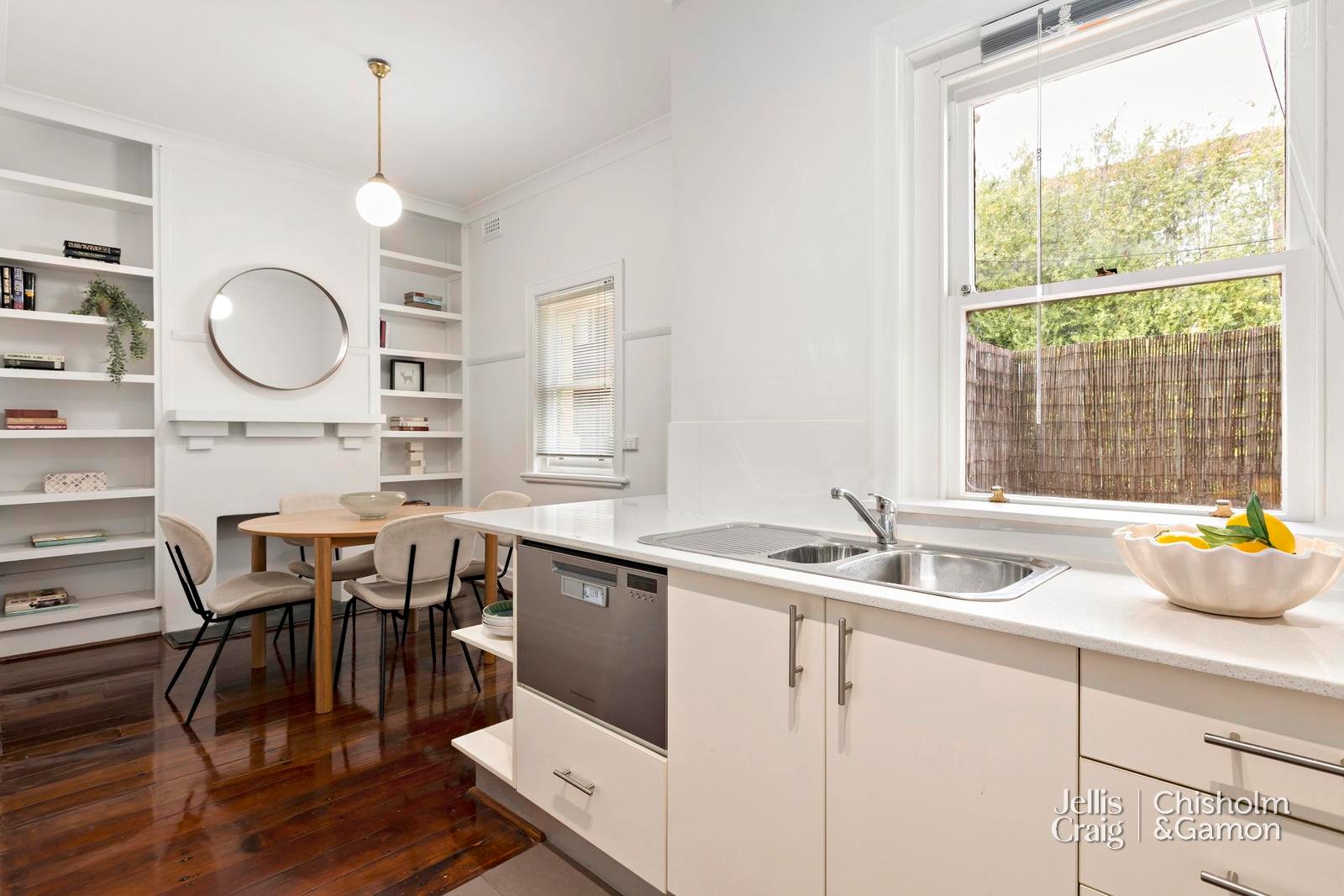 1/5 Beach Avenue, Elwood image 9